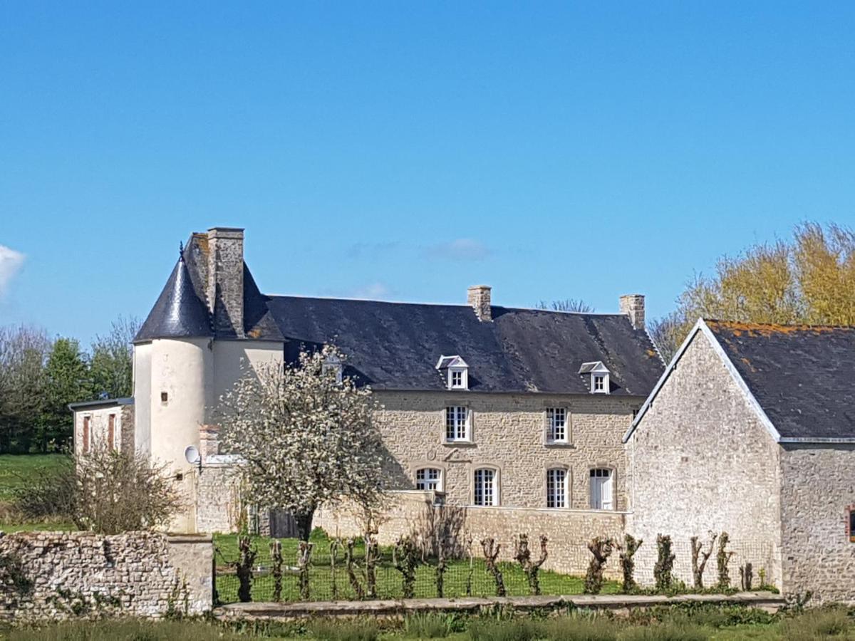 Manoir De Pierreville Audouville-la-Hubert Exterior photo